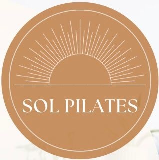 SOL PILATES לוגו